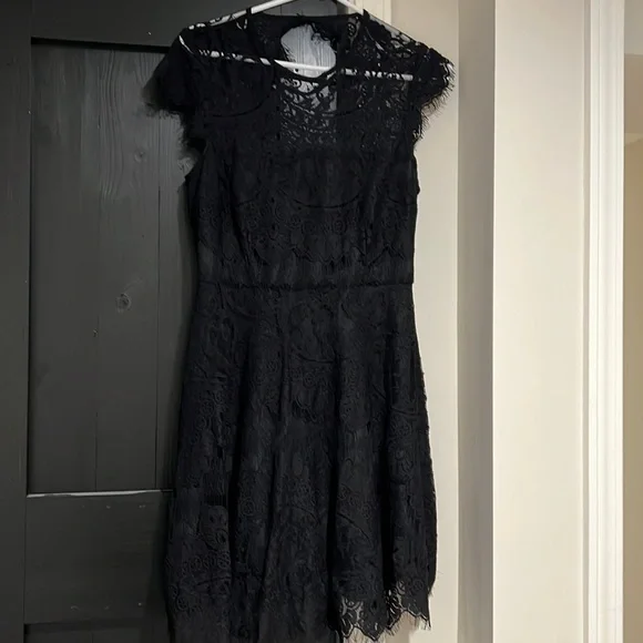 Beautiful black lace BB Dakota fit and glad midi dress size 6 Beautiful black lace BB Dakota fit and glad midi dress size 6